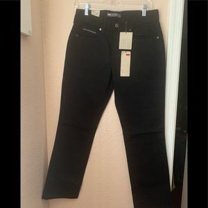Black Levi’s 505 Straight Leg Jean.